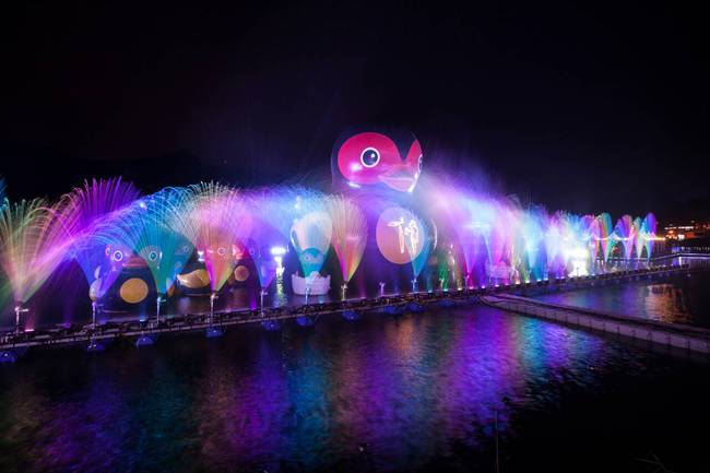 2015太平洋燈會  紅面鴨水舞暖身 | 華視市場快訊