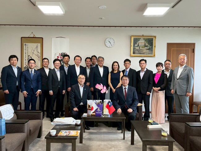 黃偉哲拜會日本宮城縣知事、議長  共盼教育交流傳承友誼 | 華視市場快訊