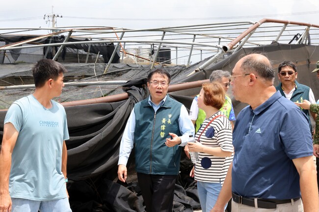 黃偉哲深入七股、下營勘災  全力協助災區復原重建 | 華視市場快訊