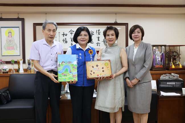 媚登峯文教信託基金會攜手雲林縣政府 推動清寒助學行動 | 華視市場快訊