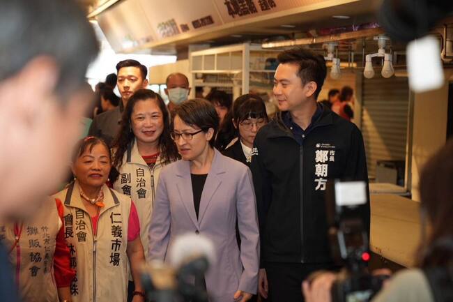 與鄭朝方視察竹北市場改造　蕭副總統肯定亮點 | 華視市場快訊