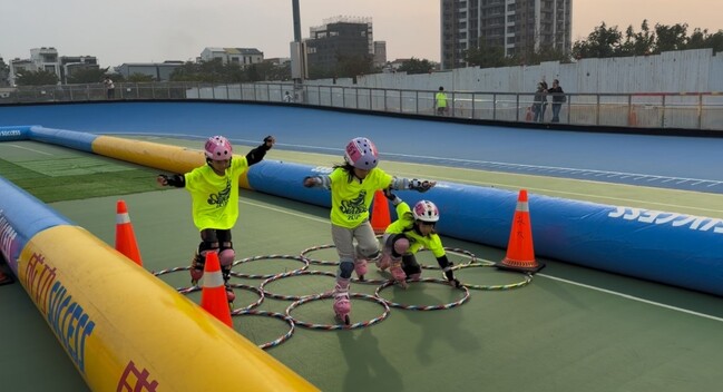 我的成功由我定義！第三屆成功盃直排輪障礙賽 親子熱血闖關嗨翻台南 | 華視市場快訊