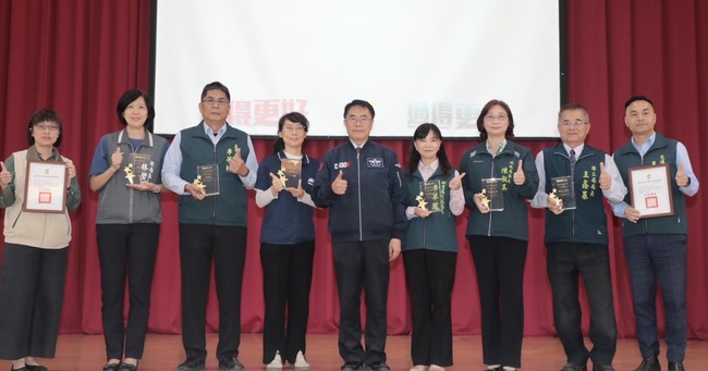 七年足跡可繞行台灣543圈！黃偉哲公布就職7週年市政數據：吸引投資額近3000億元、減債逾2百億 | 華視市場快訊