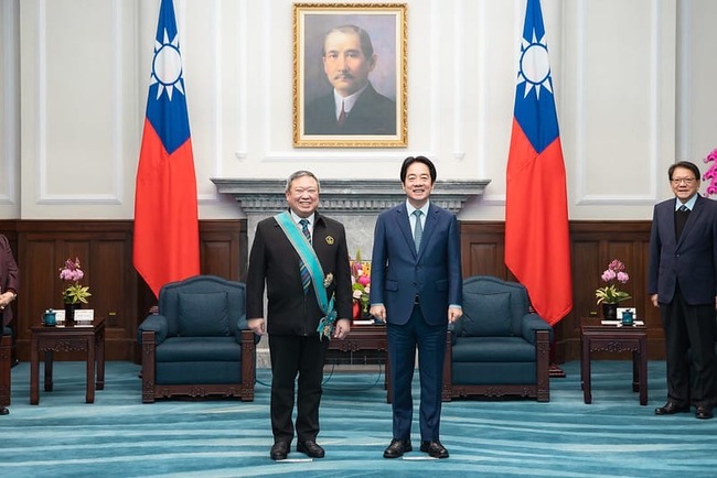 林鴻道獲頒文職最高榮譽「一等卿雲勳章」 感性致謝母親身教與全台「體壇無名英雄」 | 華視市場快訊