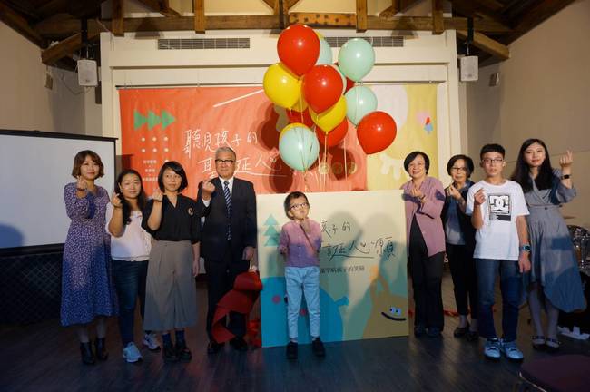 打造高速公路最暖心的聖誕遊樂園 『聽見孩子聖誕心願』圓滿罕病孩子的笑臉 | 華視市場快訊