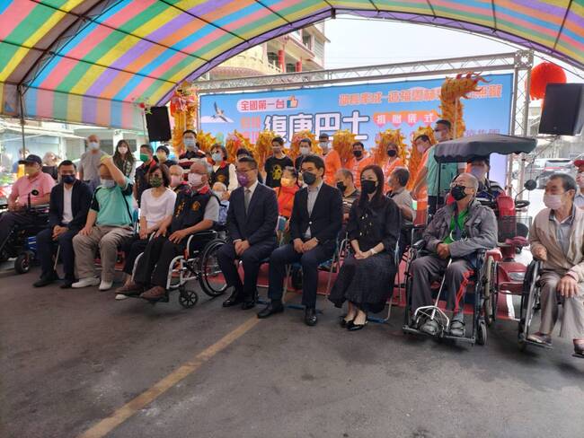 全臺唯一! 愛爾麗醫療集團投入公益 捐自排康復巴士關懷偏鄉身障 | 華視市場快訊